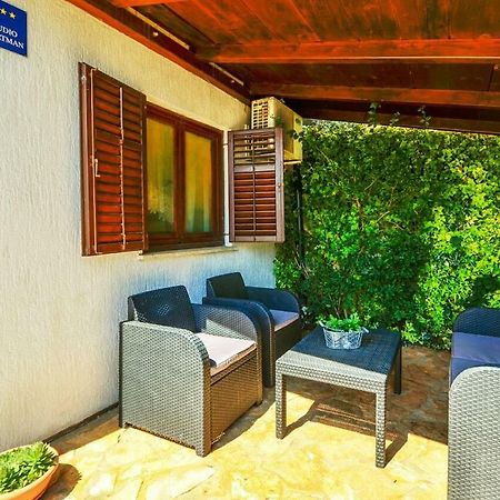 The Big Smile Apartments Пула Екстериор снимка