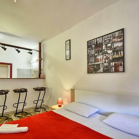 The Big Smile Apartments Пула Екстериор снимка