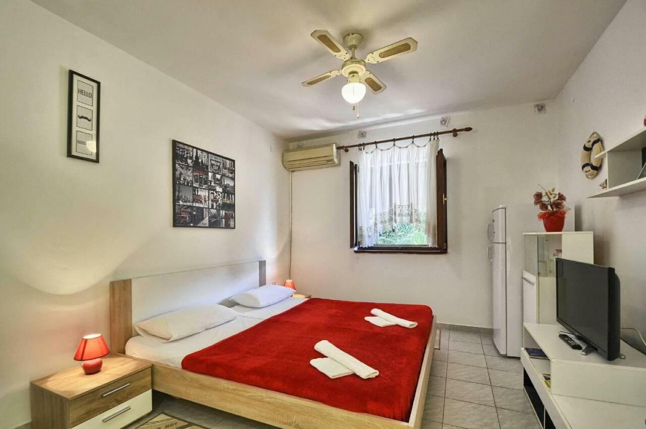 The Big Smile Apartments Пула Екстериор снимка