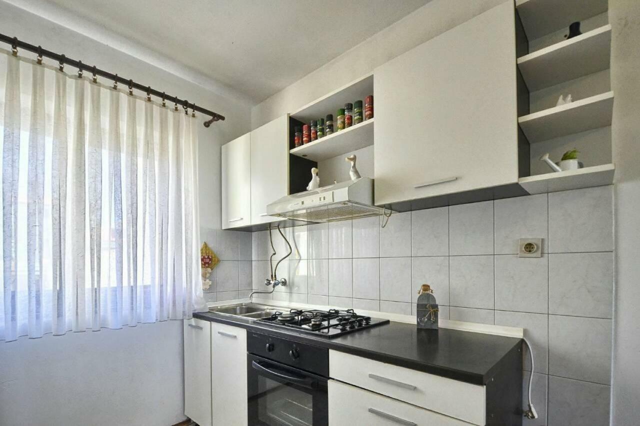 The Big Smile Apartments Пула Екстериор снимка