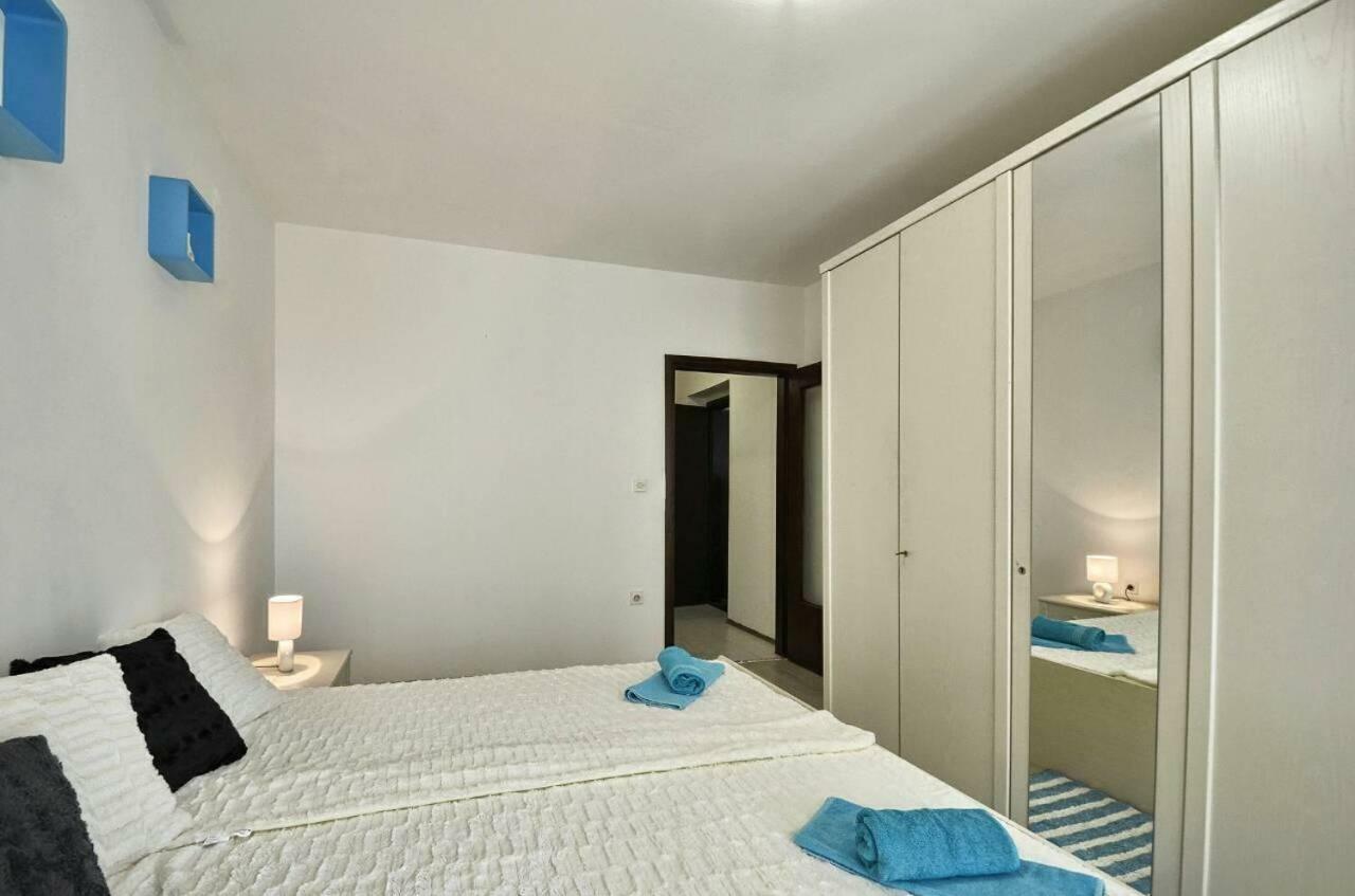 The Big Smile Apartments Пула Екстериор снимка